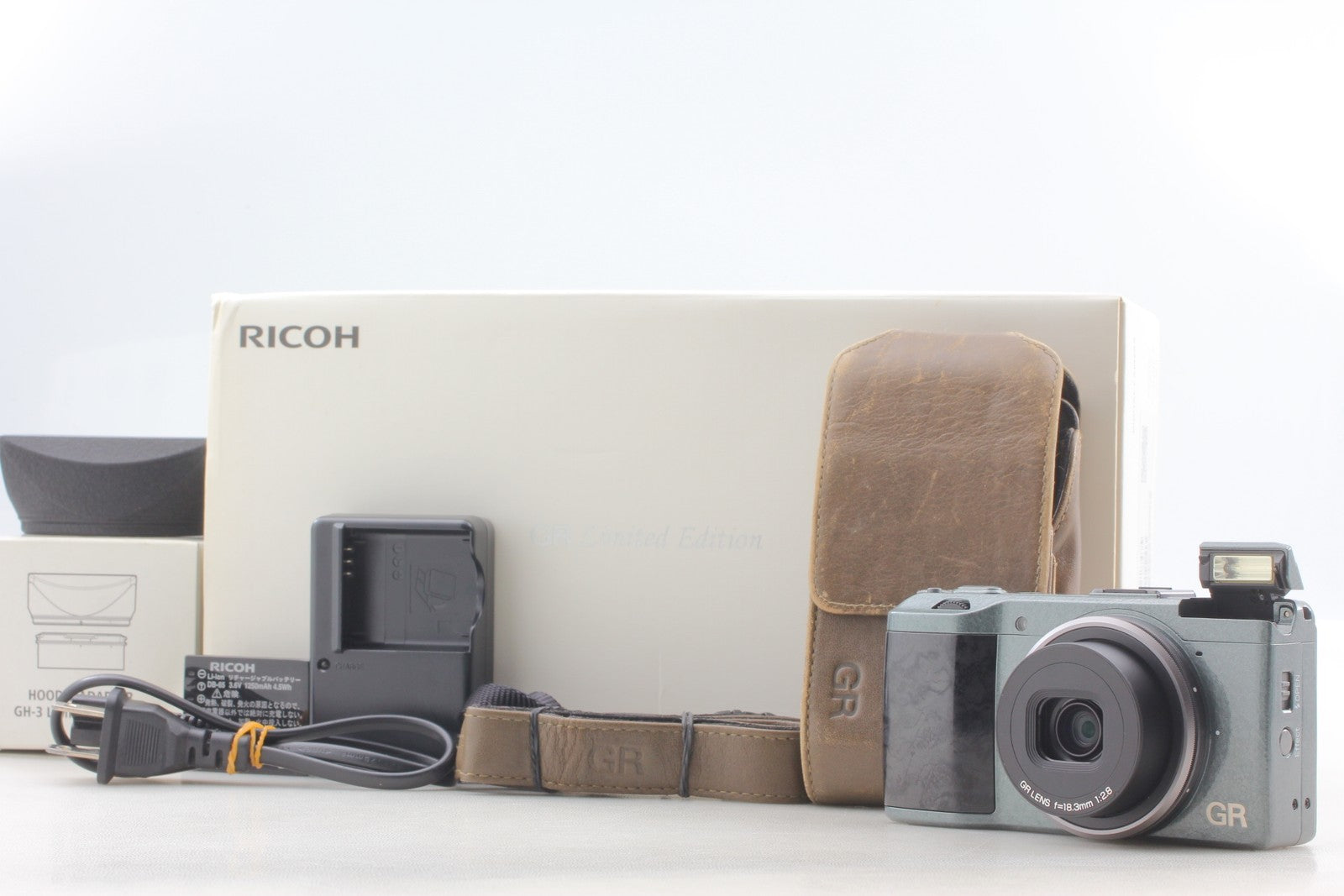 [Top MINT] RICOH GR Green Wavetone Limited Edition Only 5000 Made / 1700 Shots