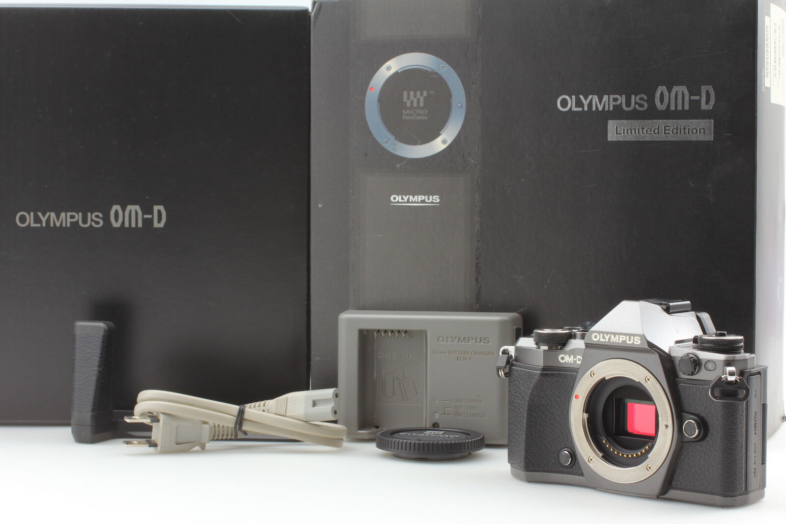 Count 9635 SDXC64G [Top MINT] Olympus OM-D E-M5 II Black Digital Camera JAPAN