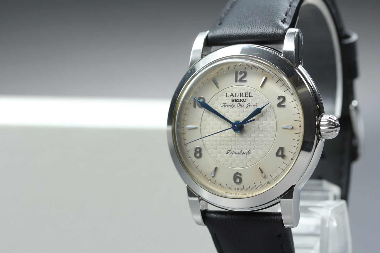 SEIKO Laurel 4S24-0060 LJAL602 Hand Winding Silver 34mm Mens Watch Vintage JAPAN