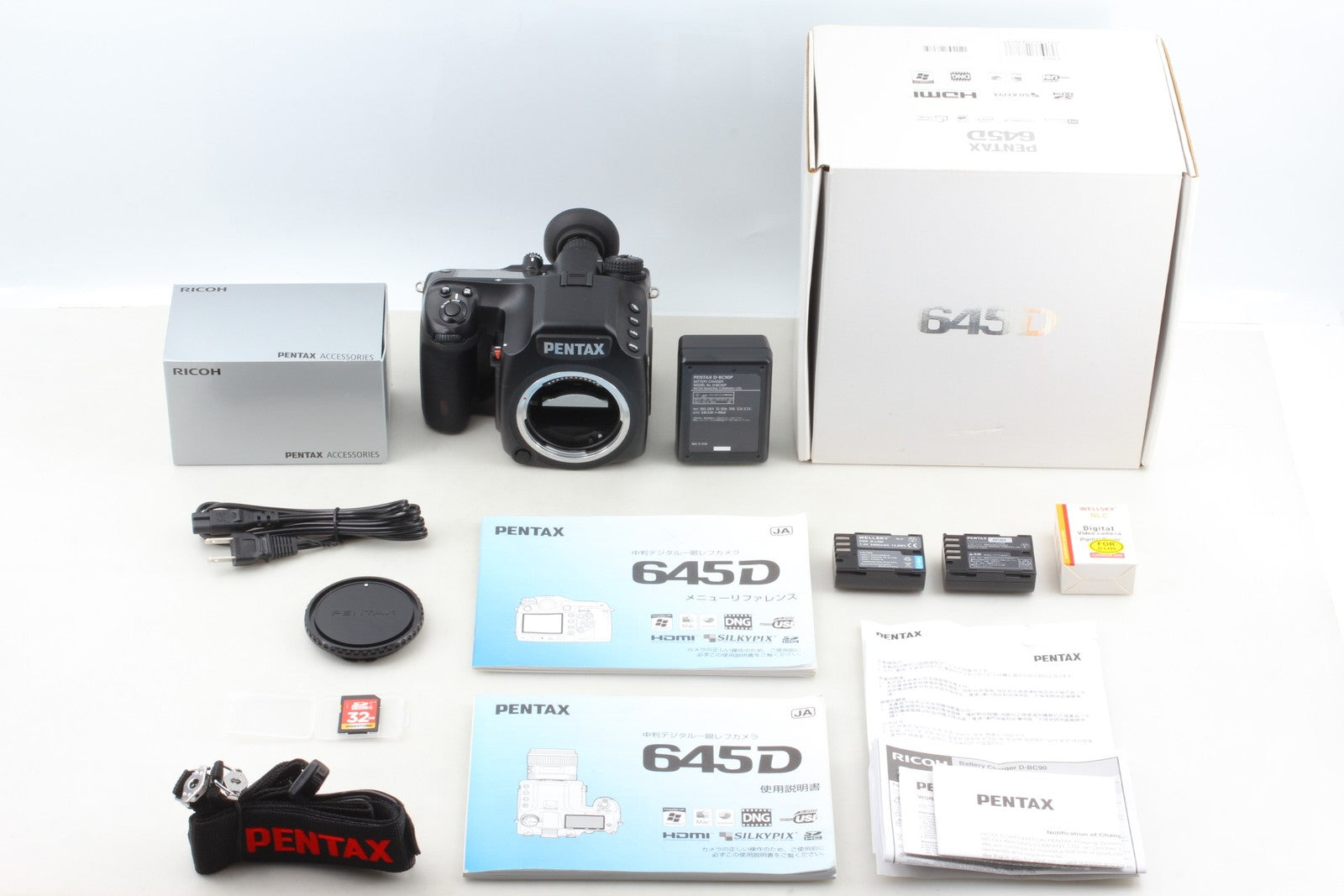 Only 1844 shots / Latest Firmware [MINT] Pentax 645D 40 MP Digital Camera JAPAN