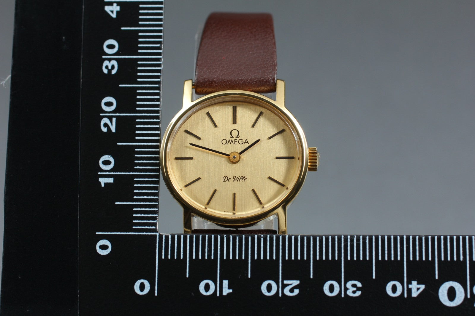 Vintage OMEGA De Ville 511.0508 Cal.625 24mm Gold Hand Winding Women's Watch
