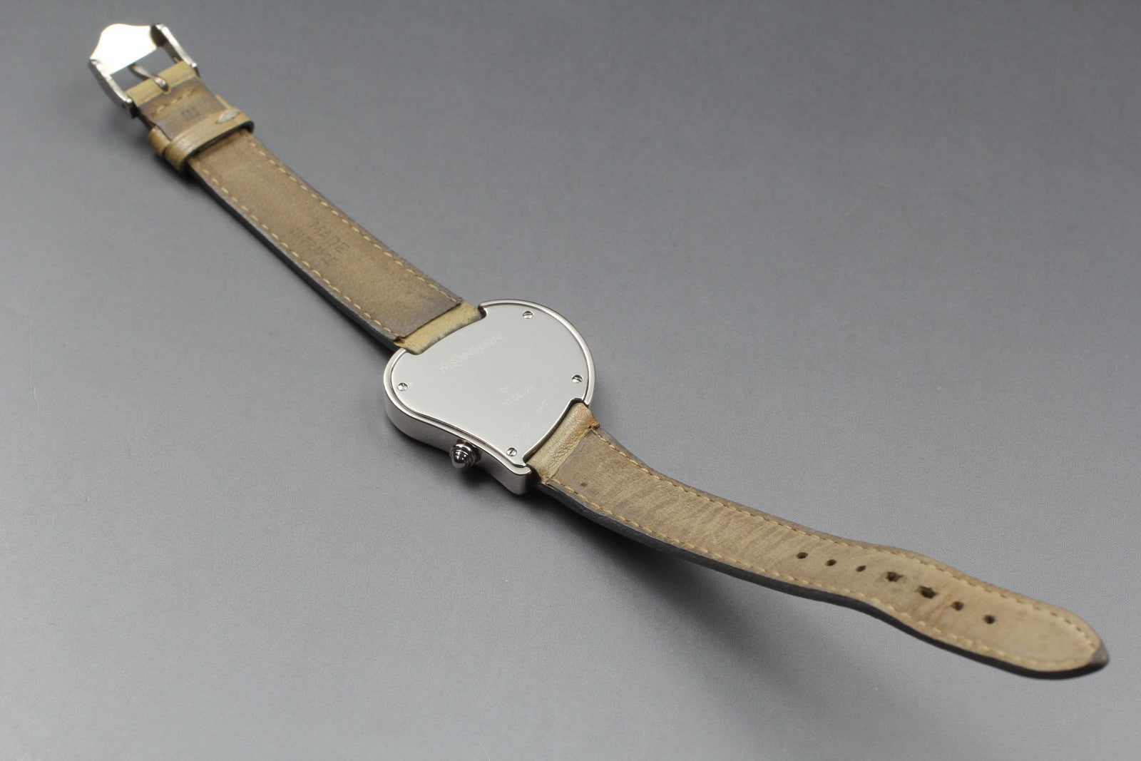 [Exc+5] Yves Saint Laurent Heart Silver 31mm Women's Watch Quartz From JAPAN