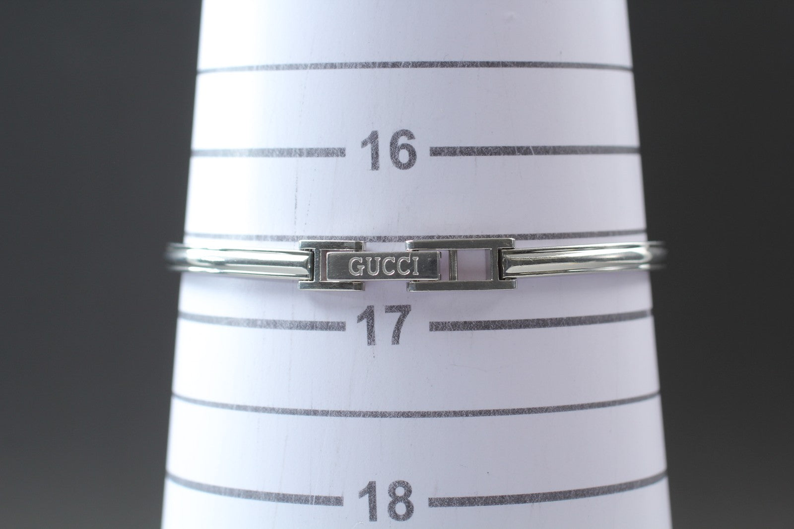 Vintage Gucci Change Bezel 11/12.2L White Bezel Silver Women's Quartz Watch