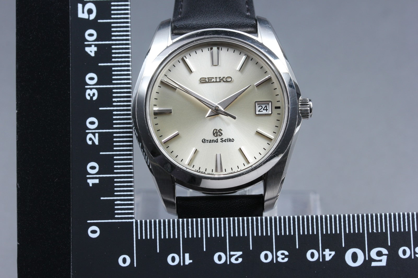 New Batt[Exc+5] SEIKO Grand Seiko 9F62-0AB0 Silver Quartz Men's Watch 36mm JAPAN
