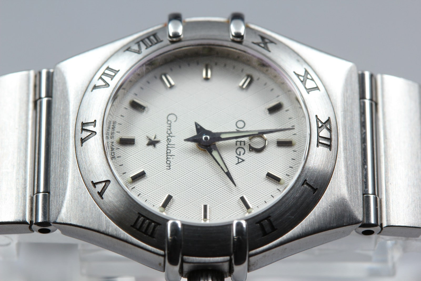 New Batt OMEGA Constellation 1562.30.00 Quartz Silver Women Watch 22mm JAPAN