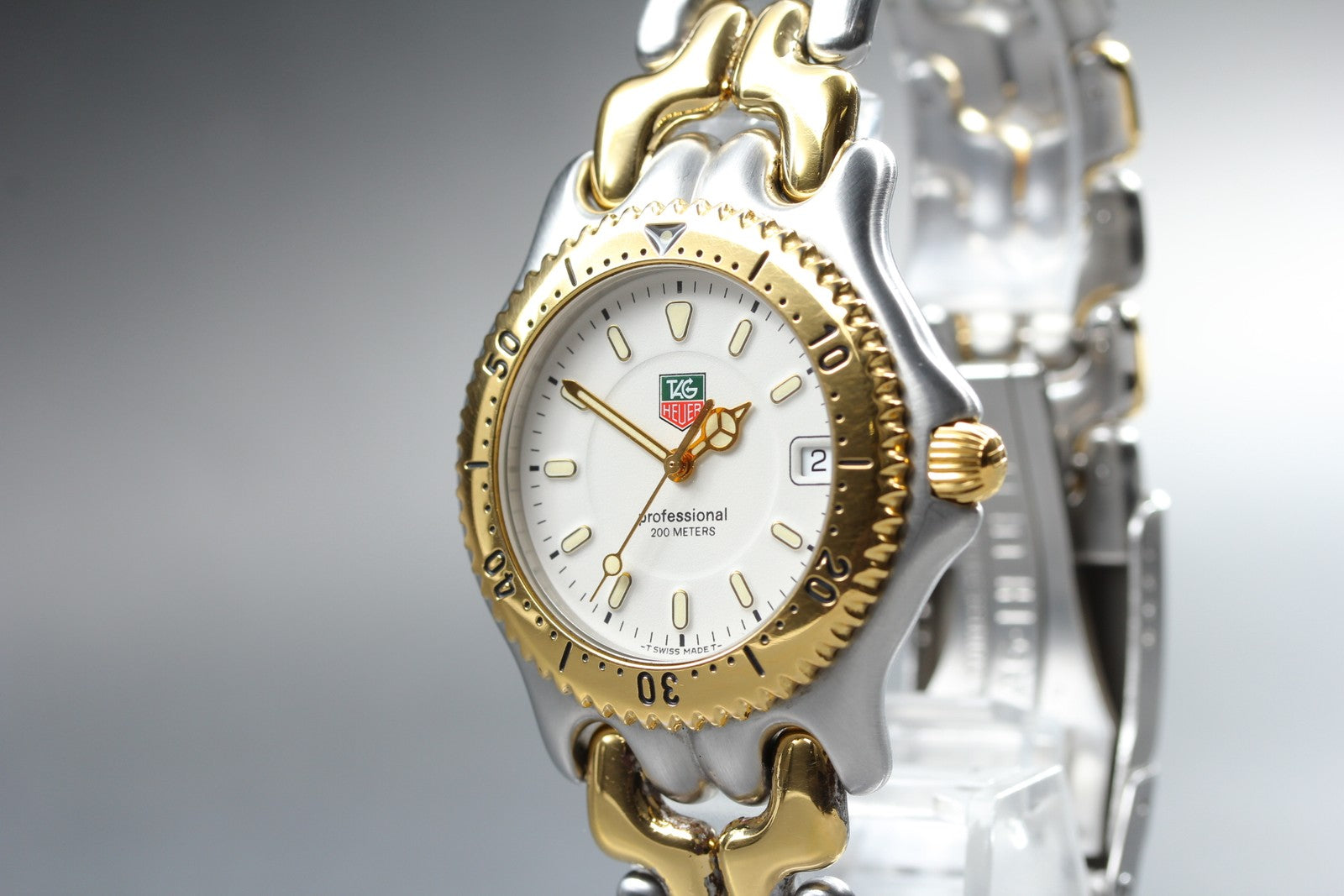 TAG HEUER Professional WG1122-0 Quartz White Dial Date Men's Watch 37mm JAPAN