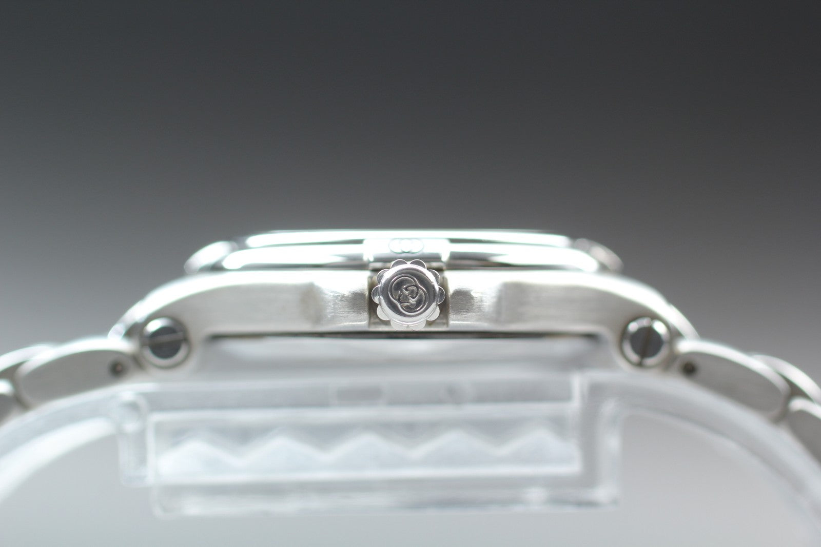 Vintage [Near MINT-Box] Gucci 9040L Silver Date 26mm Women’s Quartz Watch JAPAN
