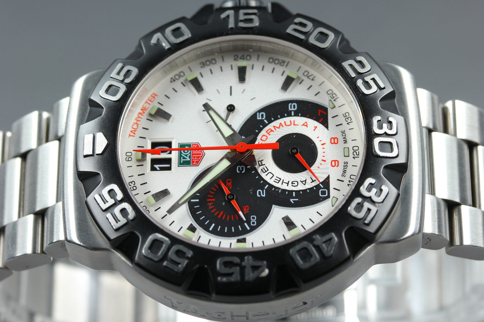 TAG Heuer Formula 1 CAH1011 Quartz White Dial Date Men's Watch 44mm JAPAN