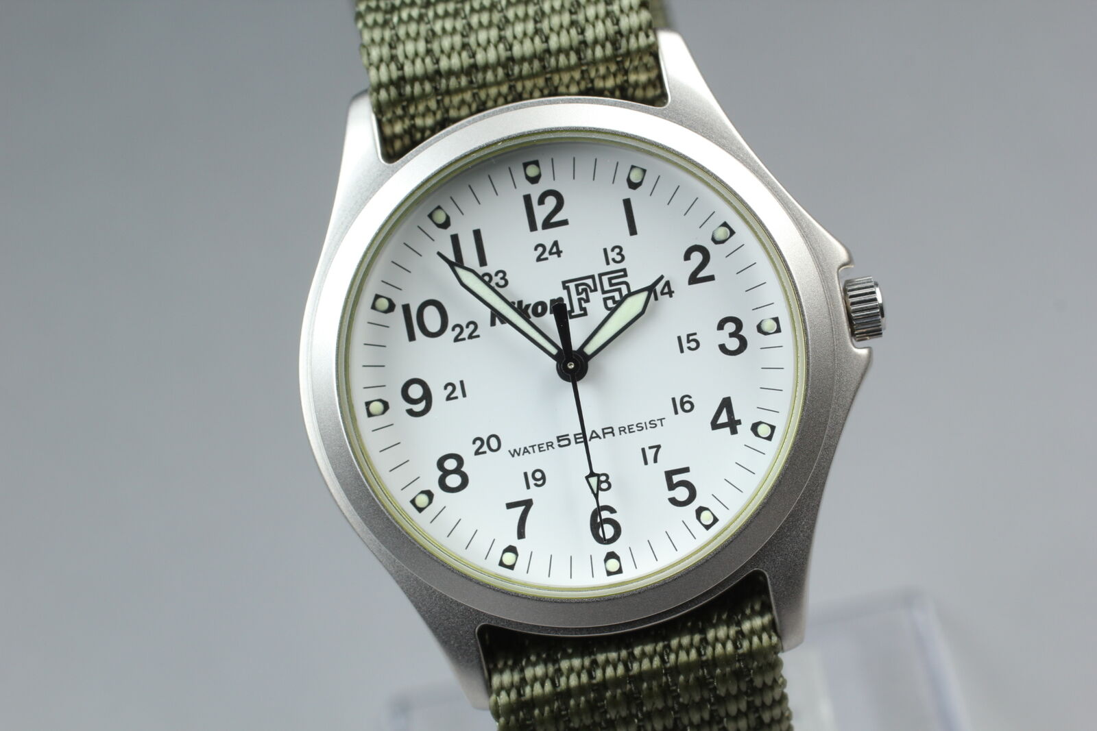 New Battery [MINT] NIKON F5 V701-7070 White Dial Green Quartz  Men's Watch JAPAN