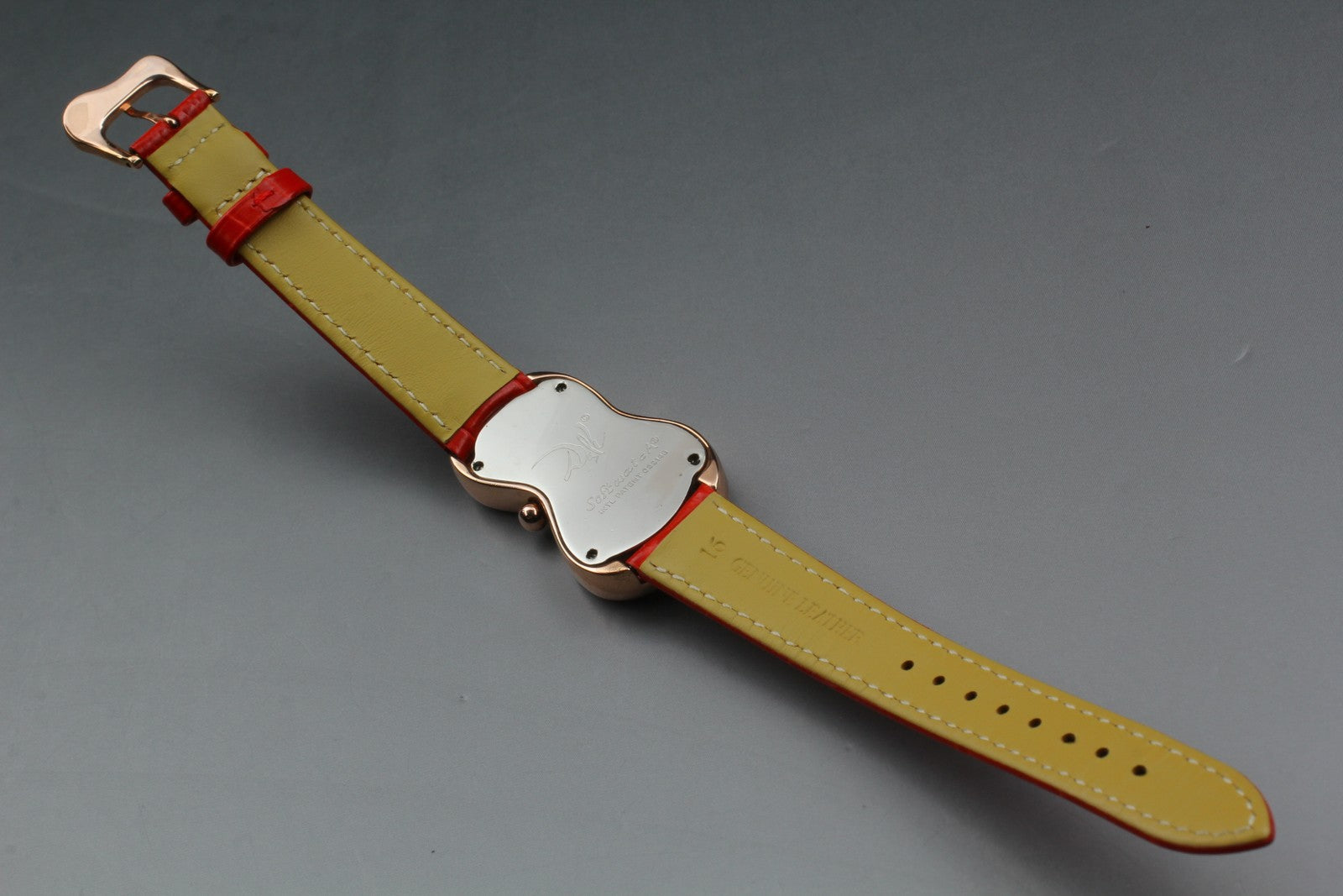 Salvador Dali softwatch 022146 Gold Red 26mm Exaequo Unisex Quartz Watch