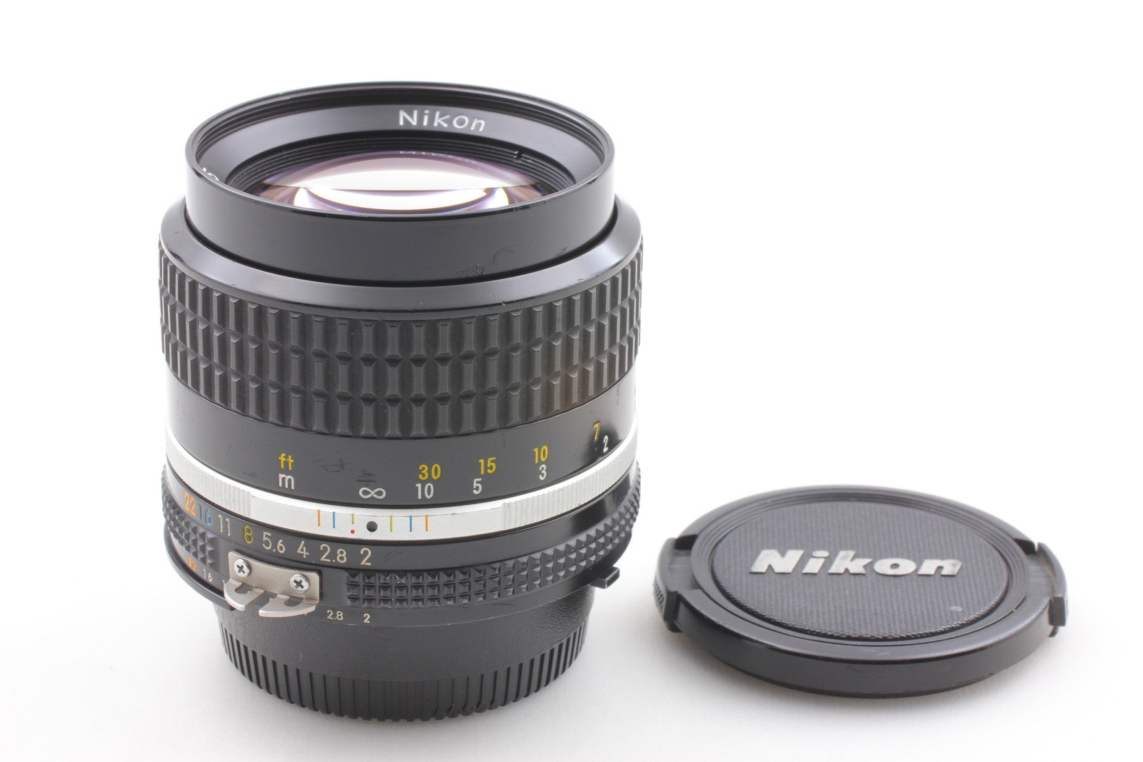 Near MINT] Nikon Nikkor 85mm f/2 Ai-s Ais MF Portrait Lens From JAPAN