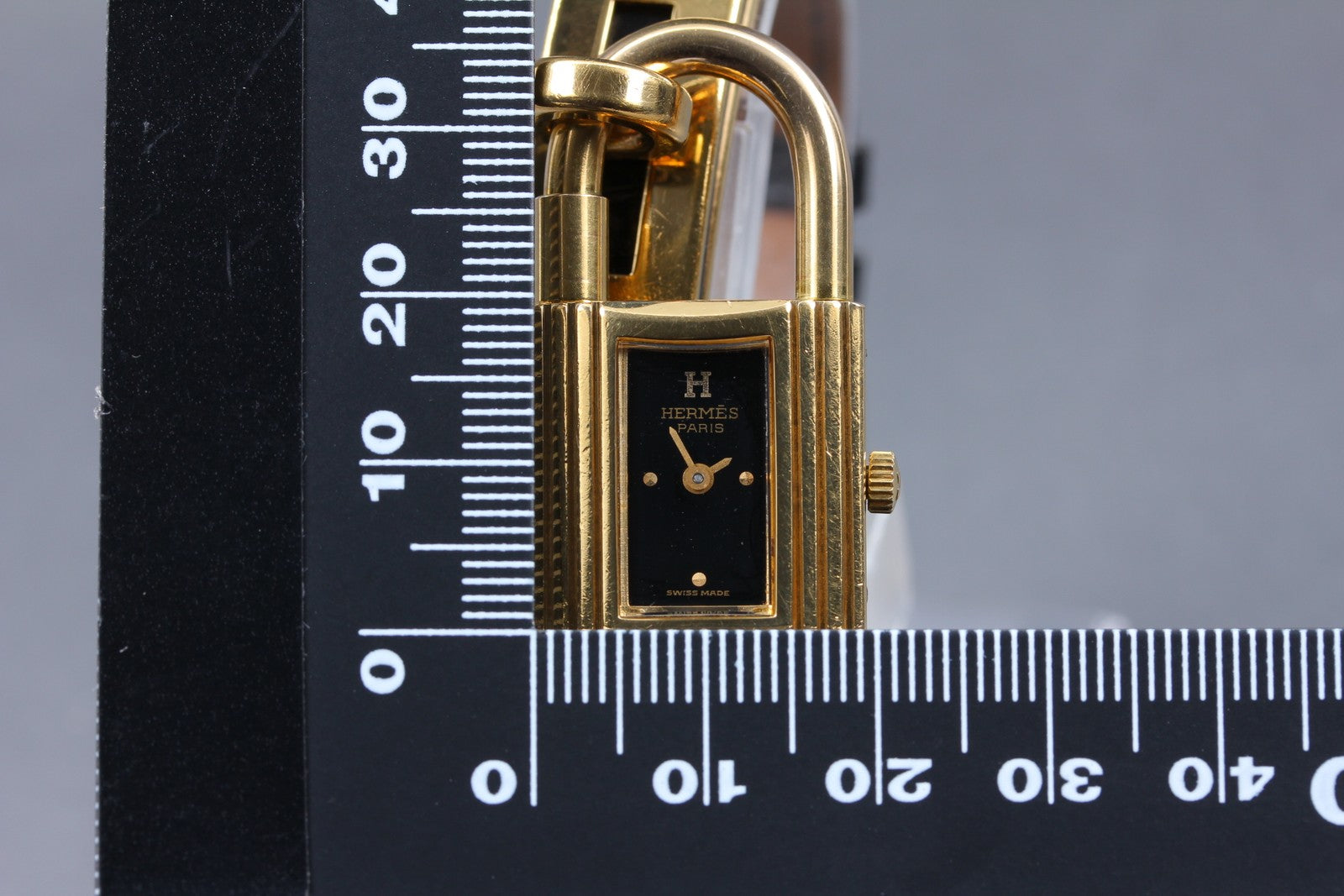 Vintage [Exc+5 Box] HERMES Kelly Watch Gold Black Leather "U" Woman's Qz Watch