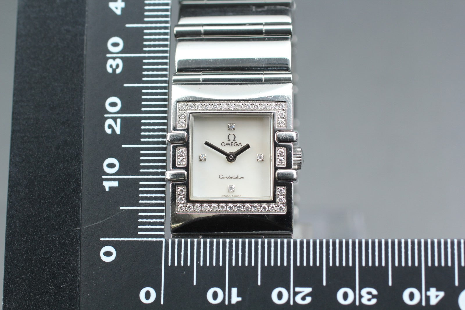 OMEGA Constellation QUADRA 1528.36 1376 Diamond Bezel Women's Quartz Watch
