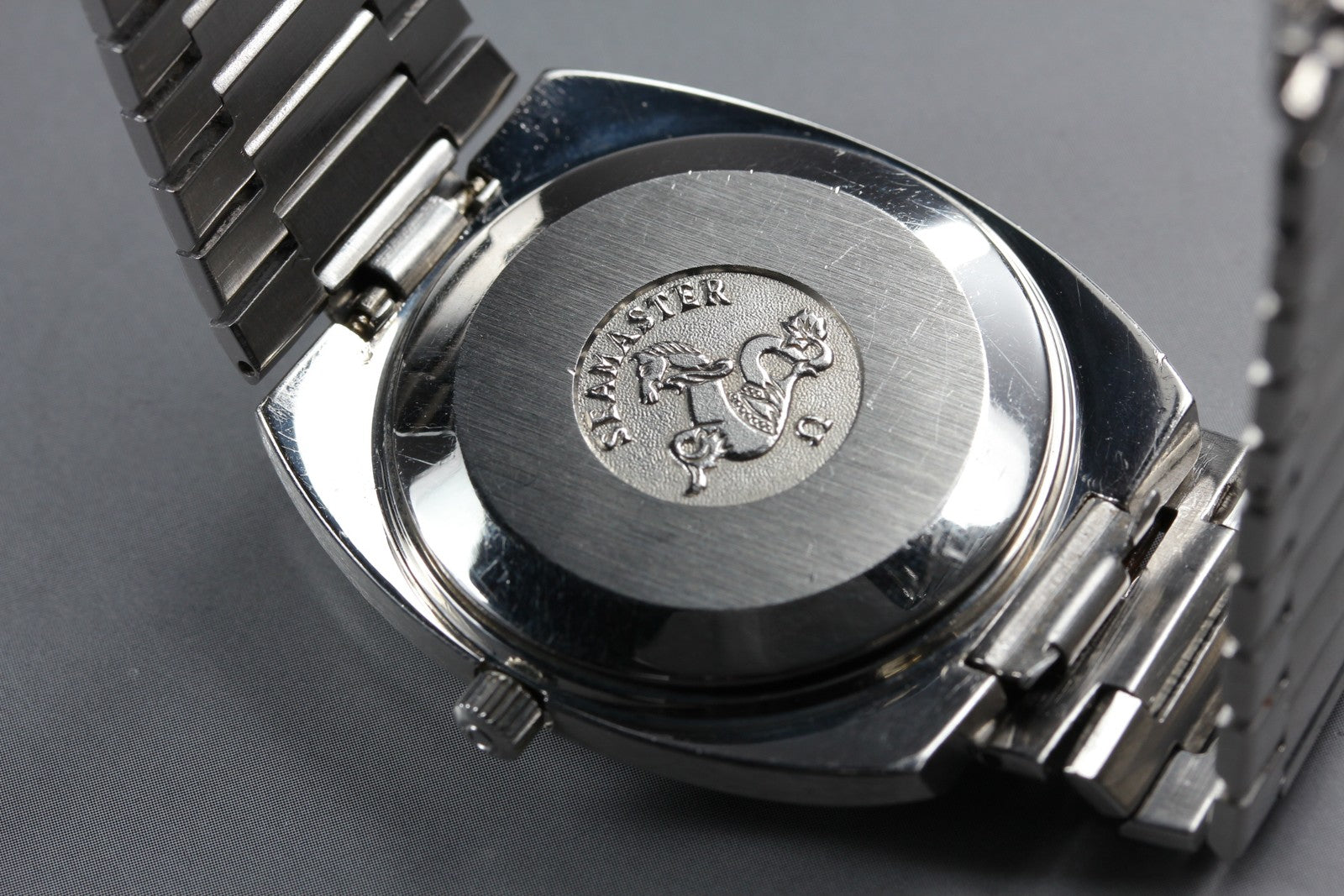 Vintage OMEGA Seamaster 166.0207 Silver Automatic Men's Watch 35mm JAPAN