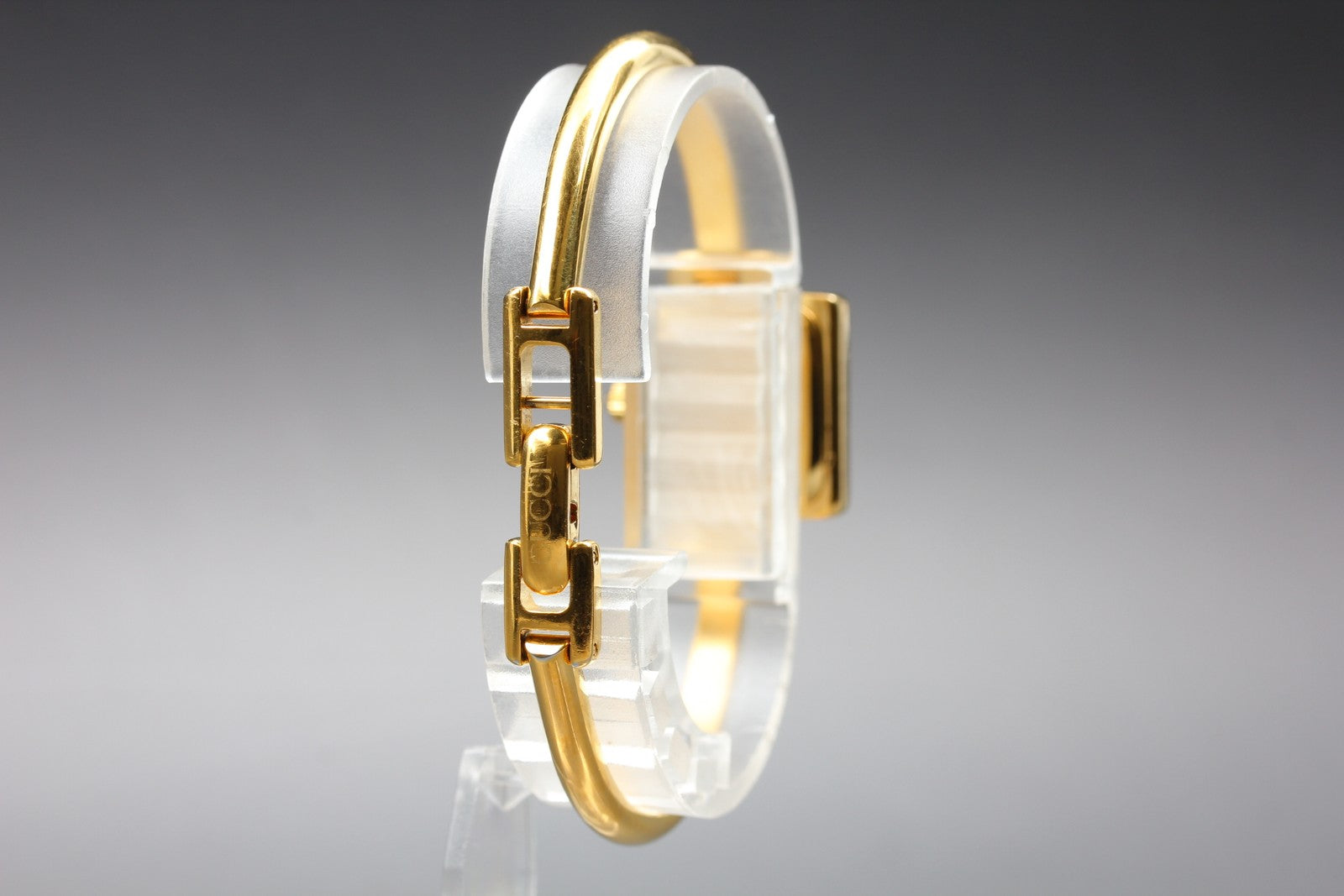 Vintage GUCCI 1900L Gold Dial 19mm Bangle Woman’s Watch Quartz JAPAN [Box]