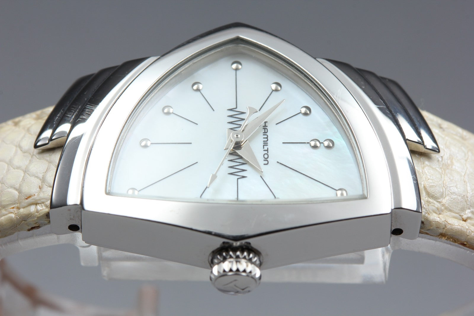 New Batt Hamilton Ventra H242111 Quartz Shell Dial Women's Watch 24mm JAPAN Box