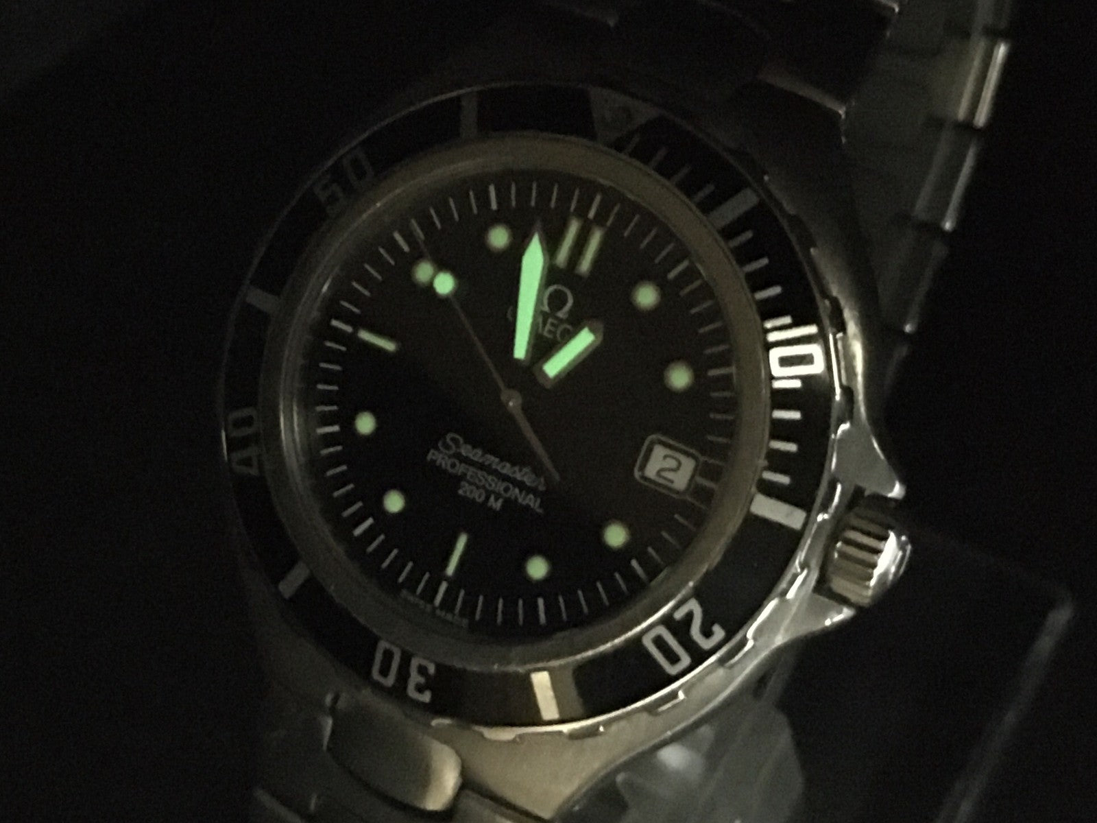 New Batt Vintage OMEGA seamaster Professional 200m Quartz Black Men's Watch 36mm