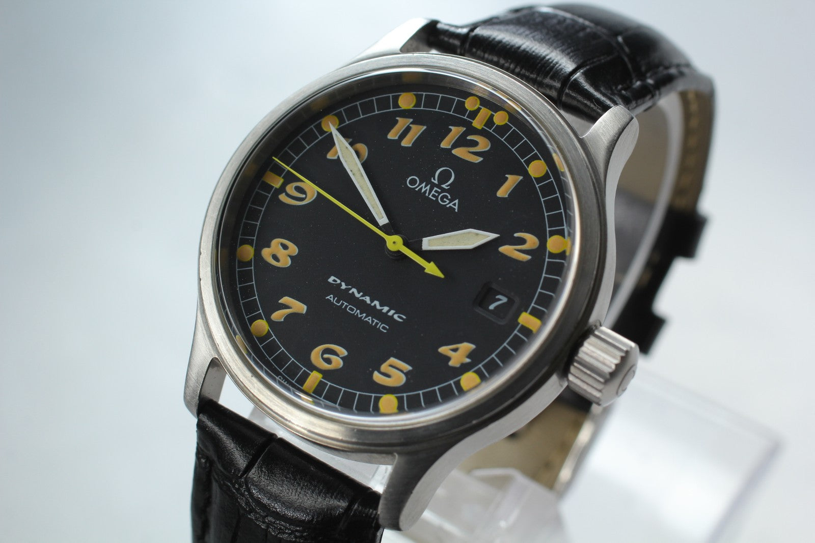 Vintage OMEGA Dynamic 5200.5 Automatic Black Date Men's Watch 36mm JAPAN