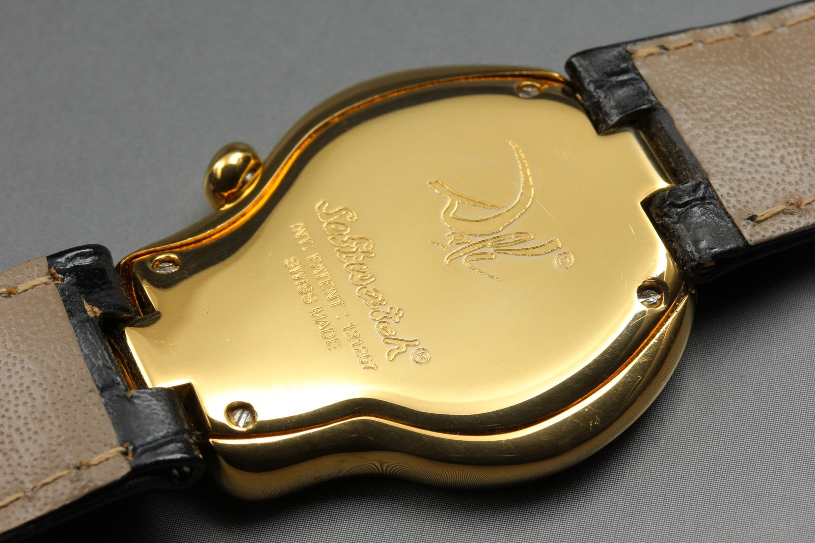 [Overhauled] Salvador Dali Softwatch 121257 32mm Gold Black Unisex Quartz Watch