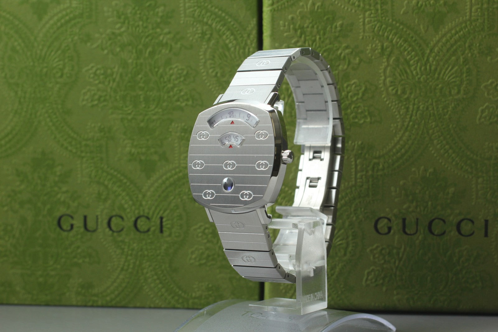[MINT Box] GUCCI Grip 157.4 Silver 35mm GG Man's Quartz Watch From JAPAN