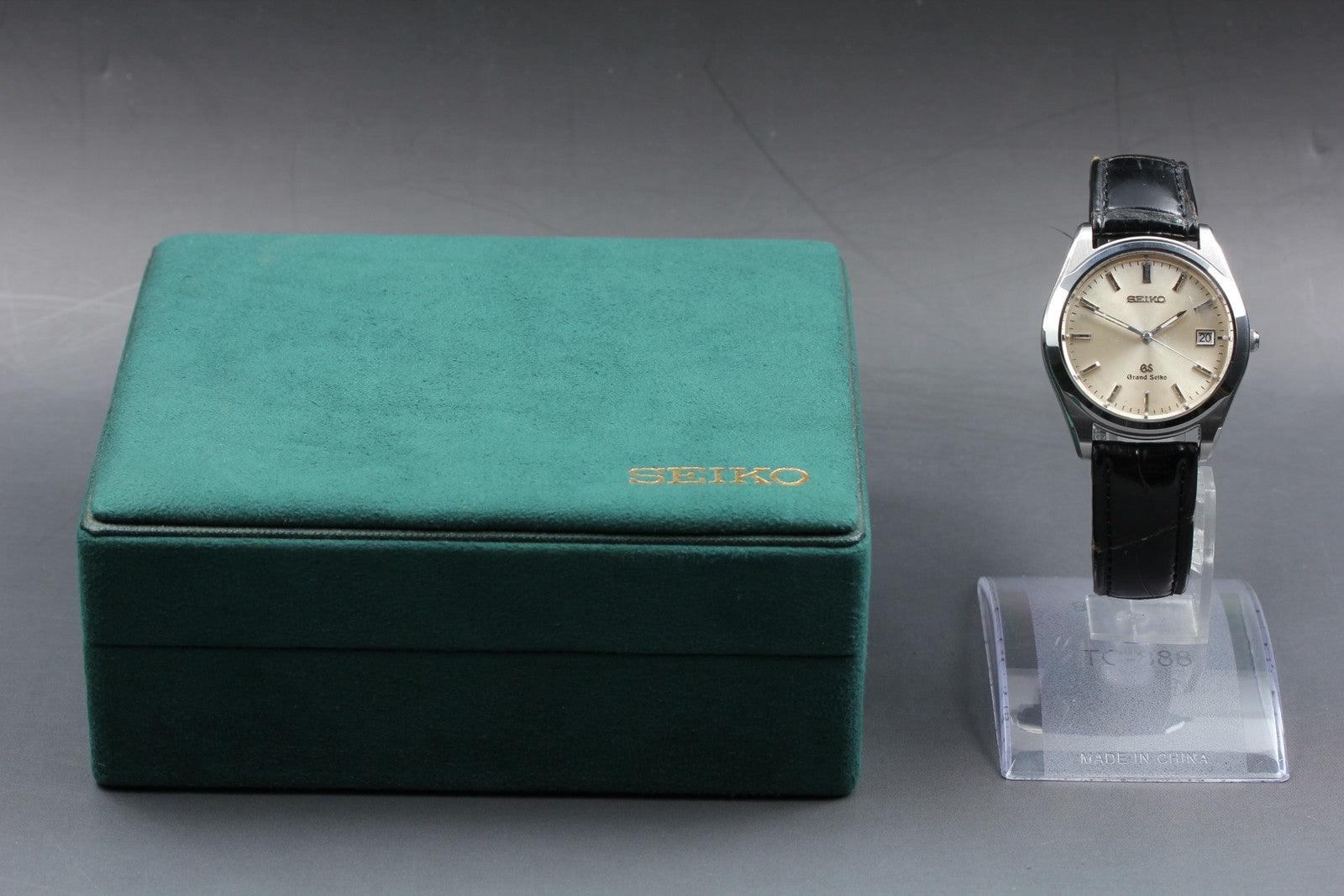Vintage SEIKO Grand Seiko 8N65-8000 Quartz Men's Watch 36mm JAPAN Box