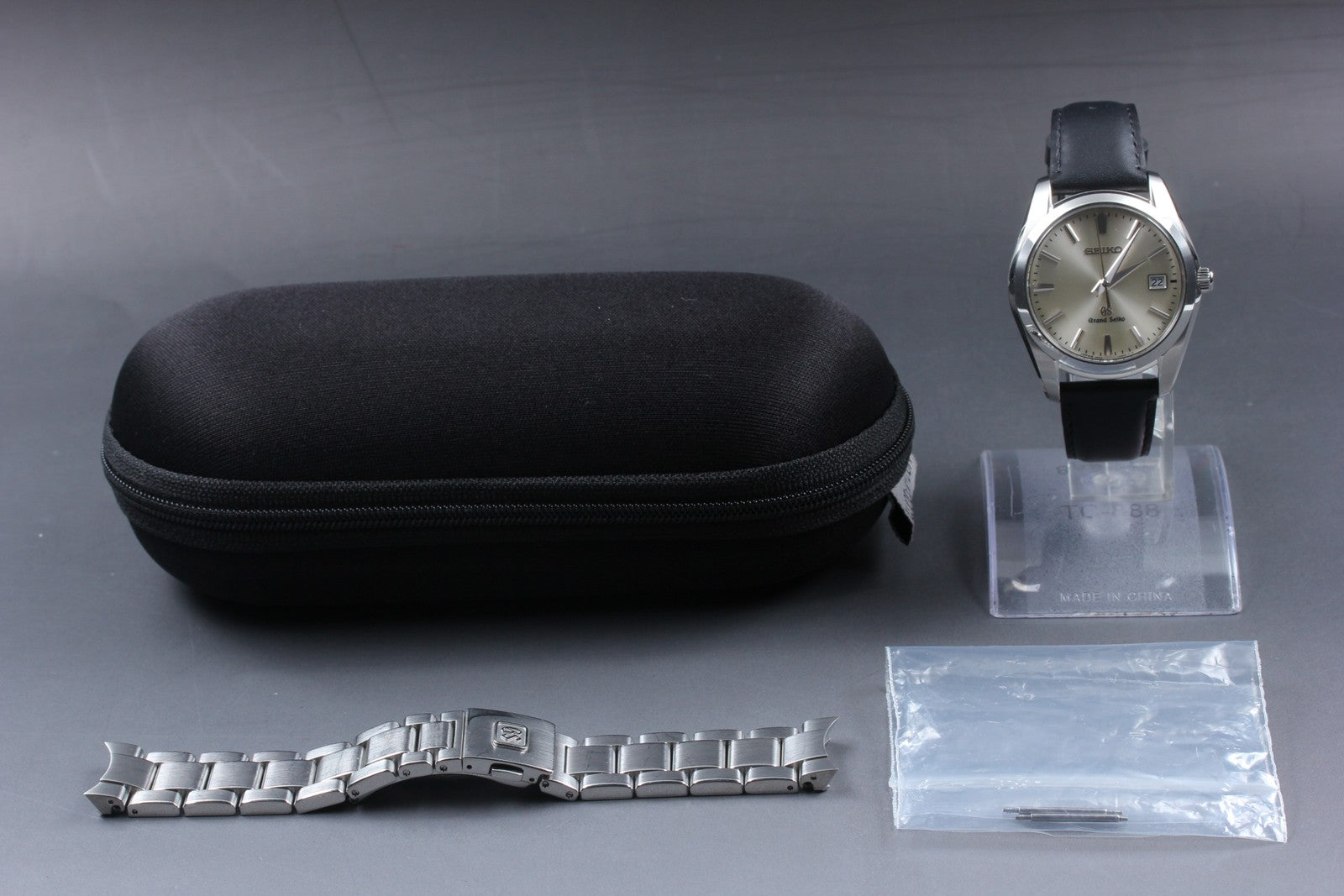 New Batt[Exc+5] SEIKO Grand Seiko 9F62-0AB0 Silver Quartz Men's Watch 36mm JAPAN