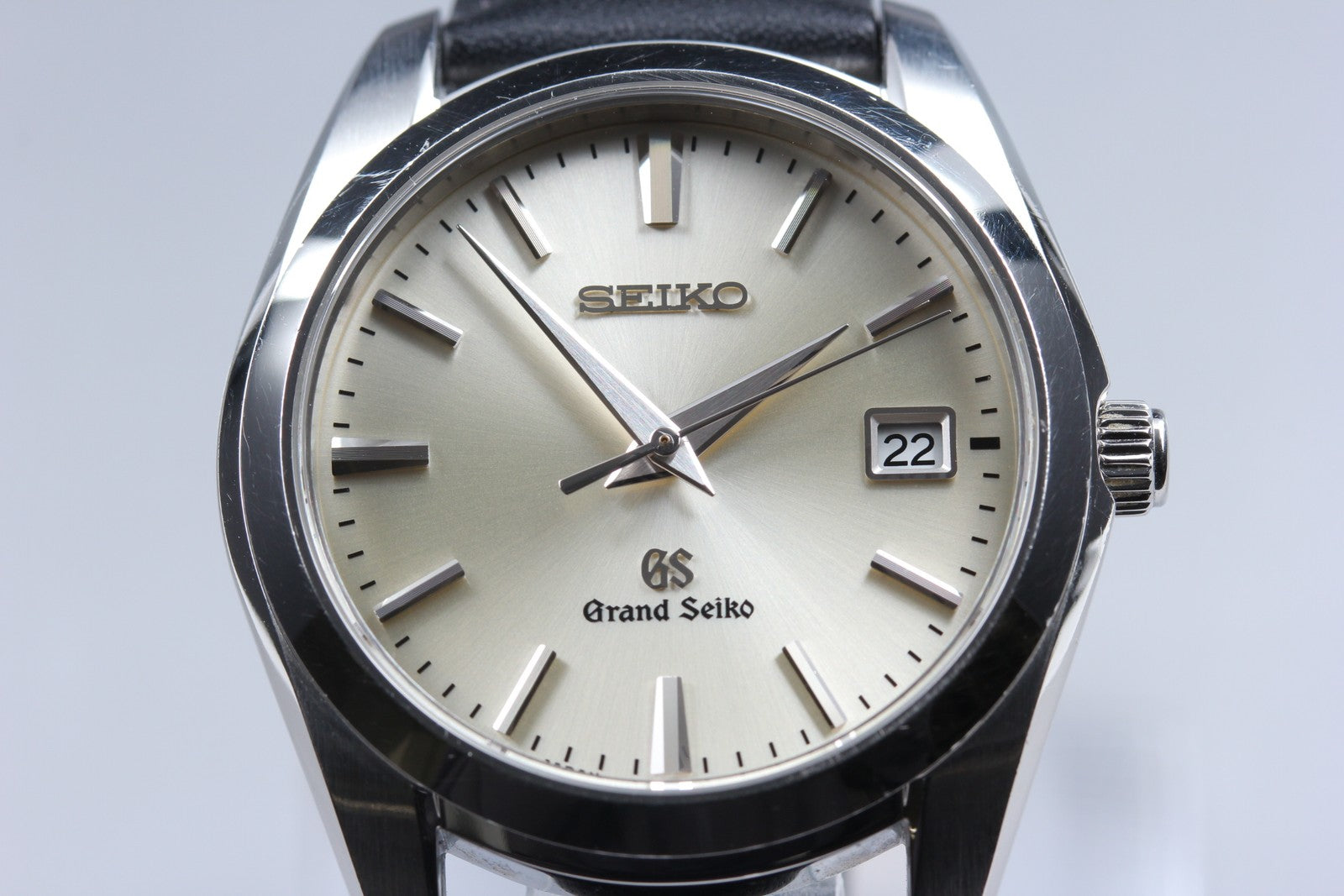New Batt[Exc+5] SEIKO Grand Seiko 9F62-0AB0 Silver Quartz Men's Watch 36mm JAPAN