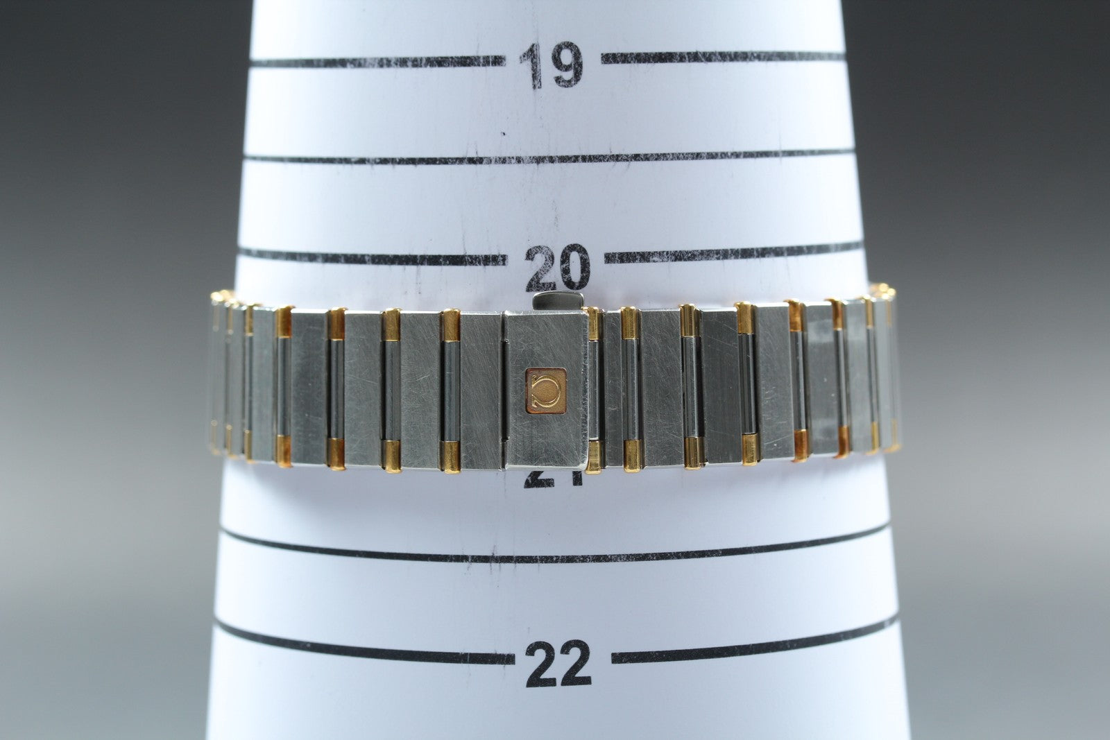 Vintage OMEGA Constellation Quartz White Dial Men's Watch 32mm From JAPAN