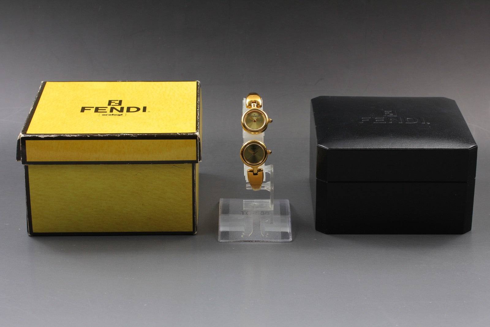 Vintage [Exc+5 Box] FENDI 620L Dual Time Gold Bangle Women's Quartz Watch JAPAN