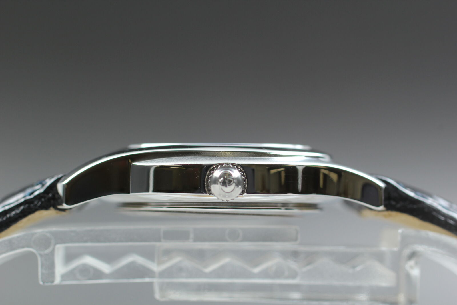 New Battery [Near MINT Box] Gucci 5500L Date Vintage Women's Quartz Watch JAPAN