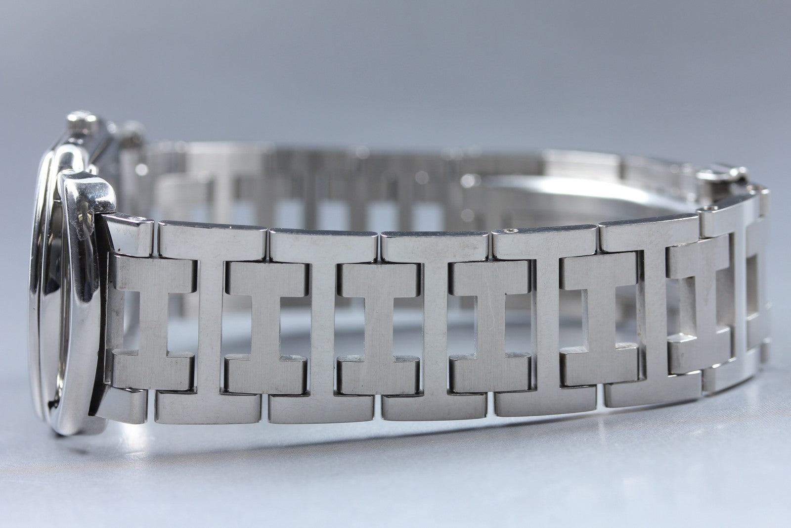 [Exc+5 Box] HERMES Rally RA1.810 White Dial Silver 31mm Quartz Men's Watch