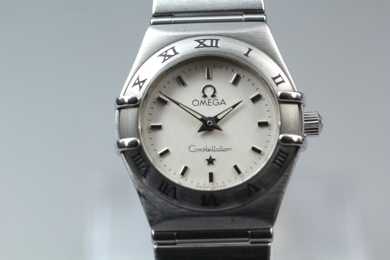 New Batt OMEGA Constellation 1562.30.00 Quartz Silver Women Watch 22mm JAPAN