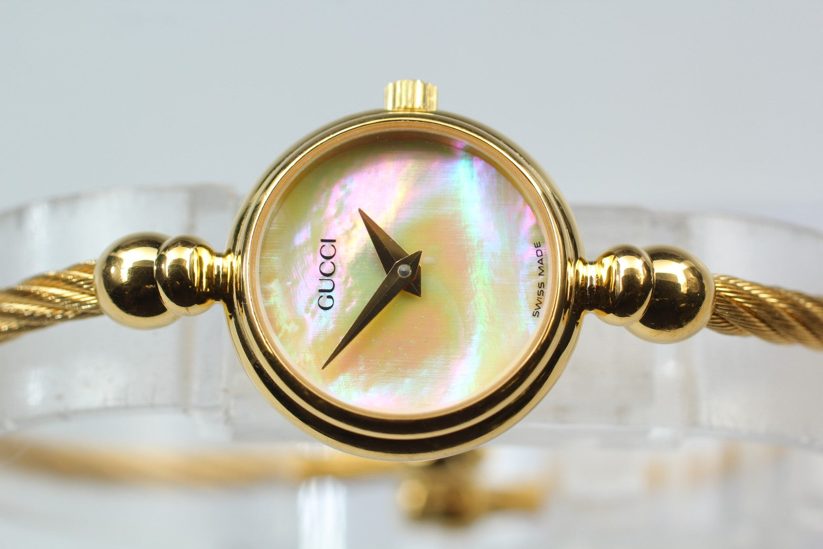 Vintage Gucci 2700.2.L Shell Dial Gold Bangle 19mm Women's Quartz Watch [ Box ]
