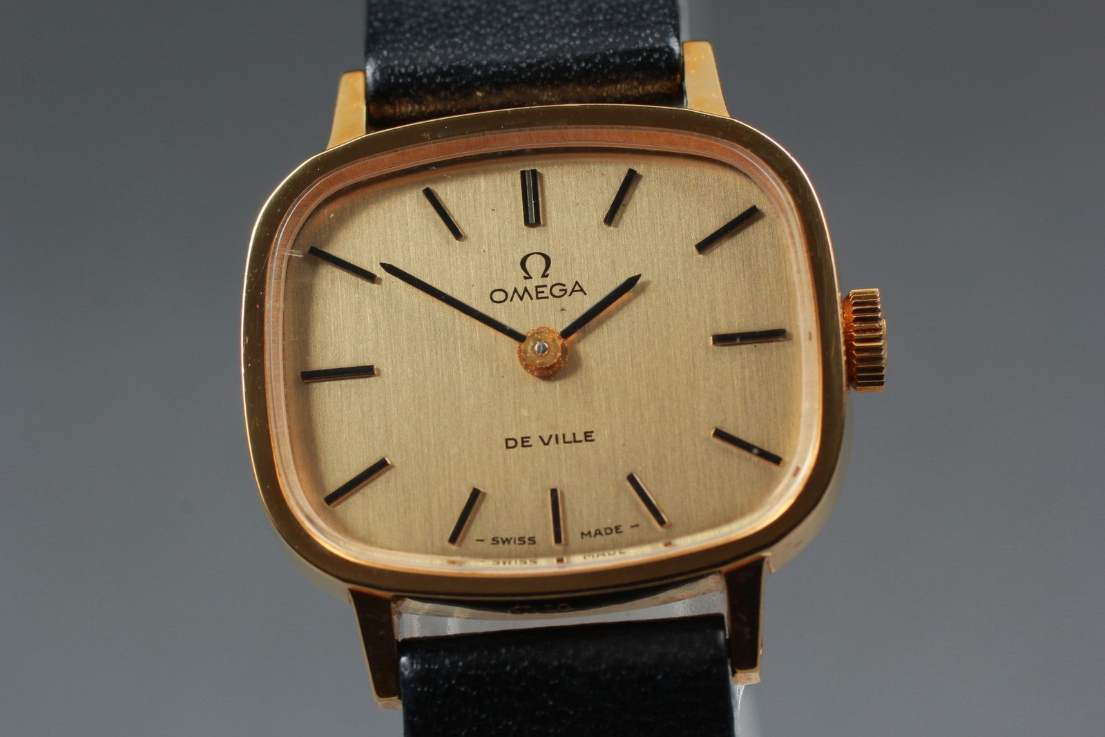 Vintage Exc+5 Box OMEGA De Ville Cal.625 511.0413 24mm Gold Manual Women's Watch