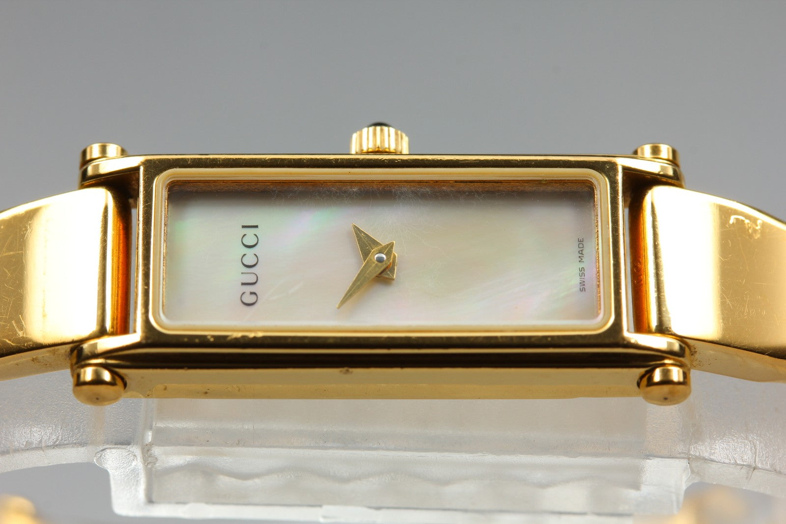 Vintage Gucci 1500 White Shell Gold 12mm Bangle Women's Quartz Watch [w/Box]