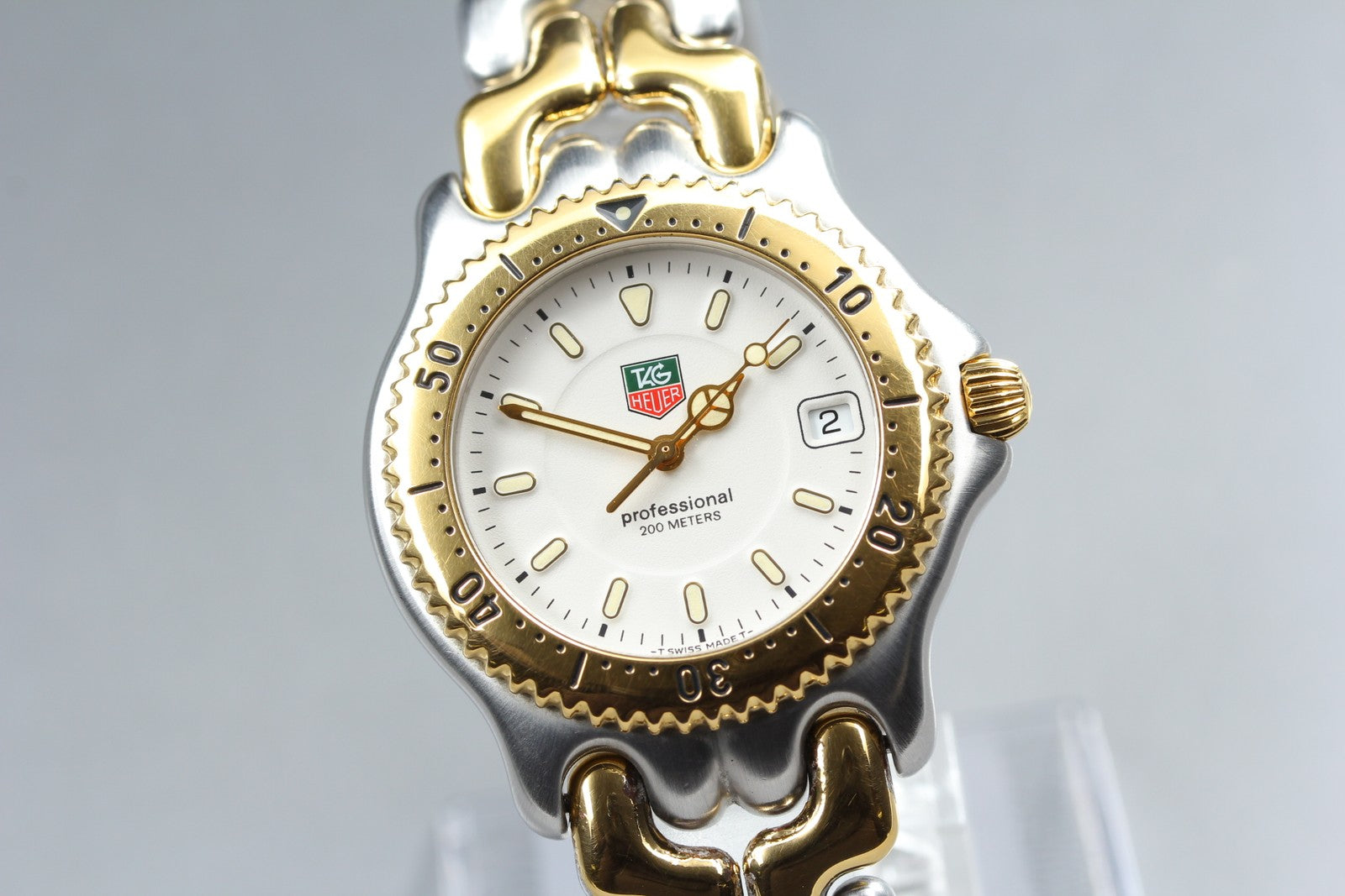 TAG HEUER Professional WG1122-0 Quartz White Dial Date Men's Watch 37mm JAPAN
