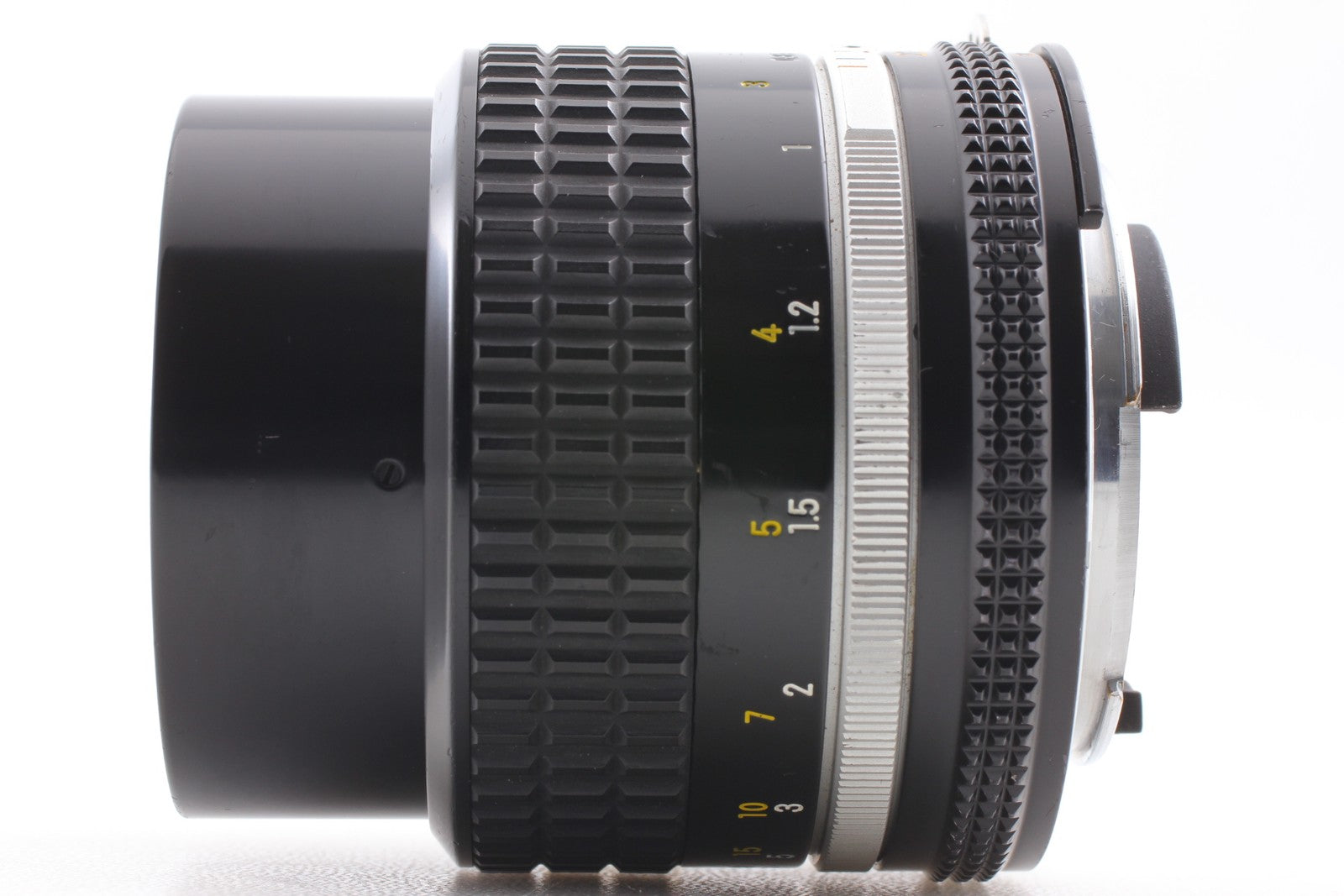 [Near MINT] Nikon Nikkor 85mm f/2 Ai-s Ais MF Portrait Lens From JAPAN