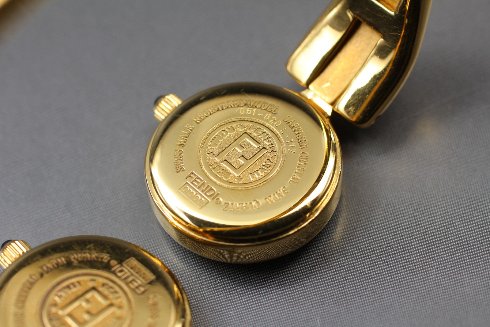 Vintage [Exc+5 Box] FENDI 620L Dual Time Gold Bangle Women's Quartz Watch JAPAN