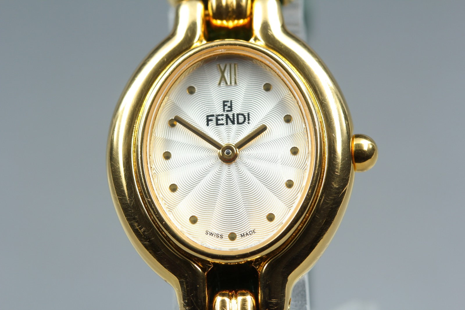 FENDI 640L Chameleon Change Green Belt Gold 24mm Women's Quartz Watch Vintage