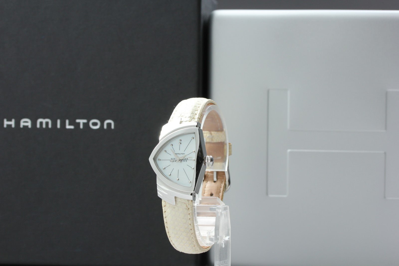 New Batt Hamilton Ventra H242111 Quartz Shell Dial Women's Watch 24mm JAPAN Box