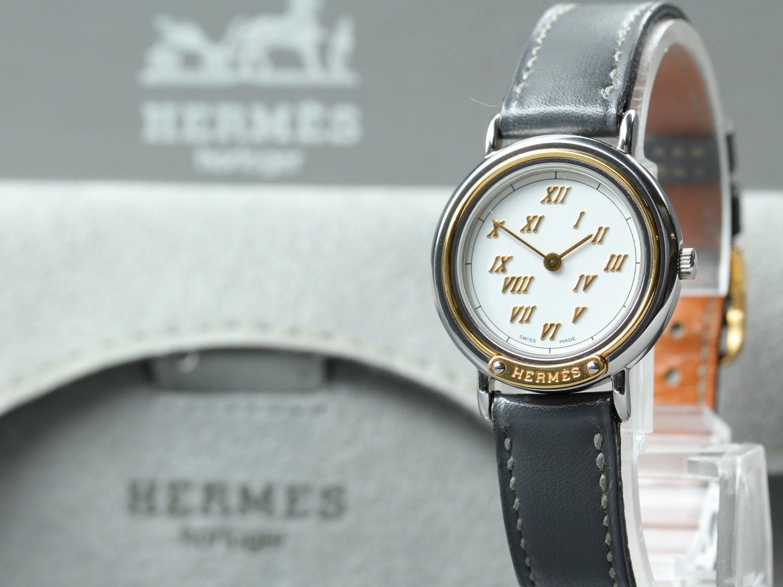 Vintage HERMES Meteor White Dial Gray "P" 24mm Woman's Watch Quartz  [w /Box]
