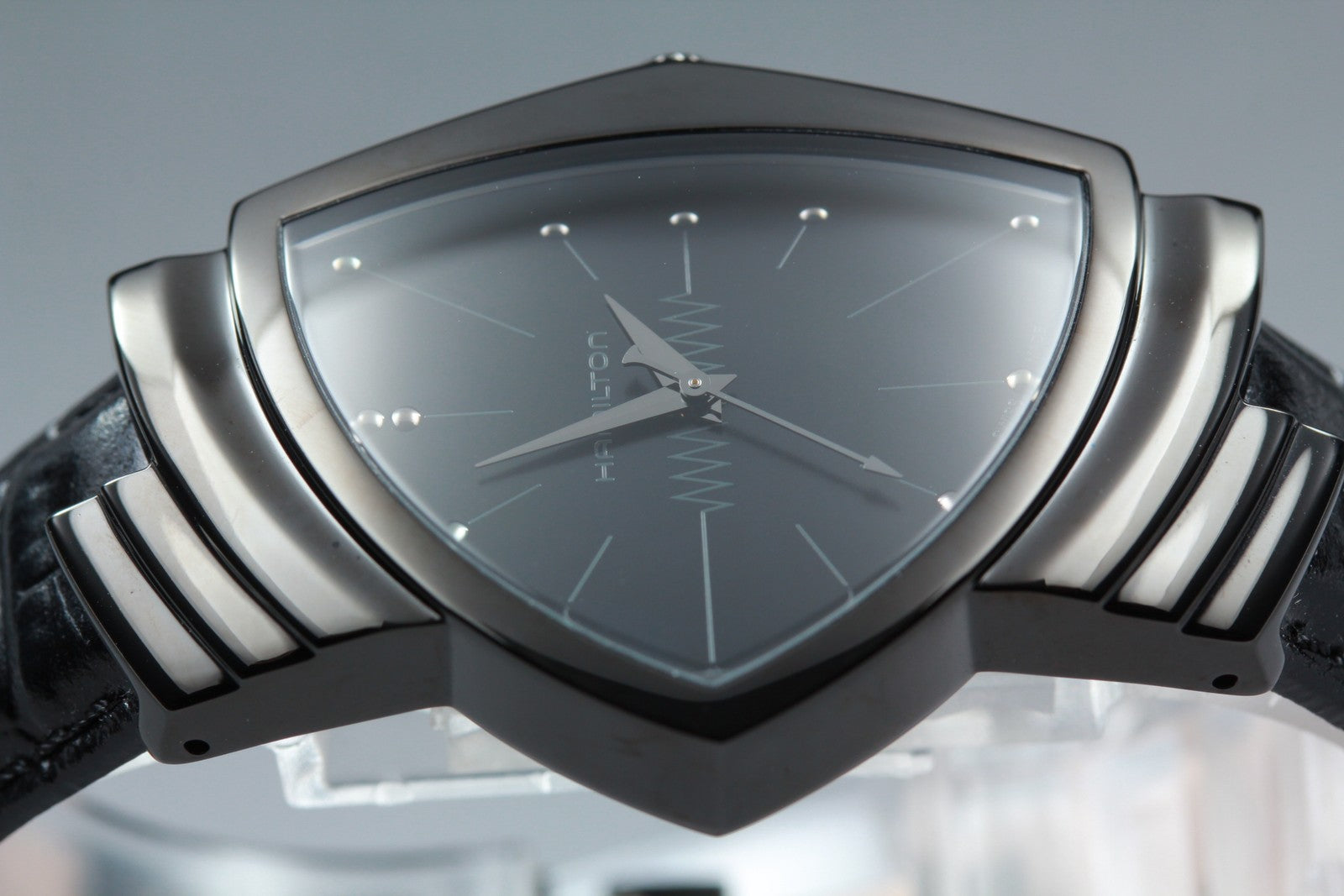 New Batt Hamilton Ventura Black H244010 Quartz Men's Watch 33mm JAPAN *N MINT