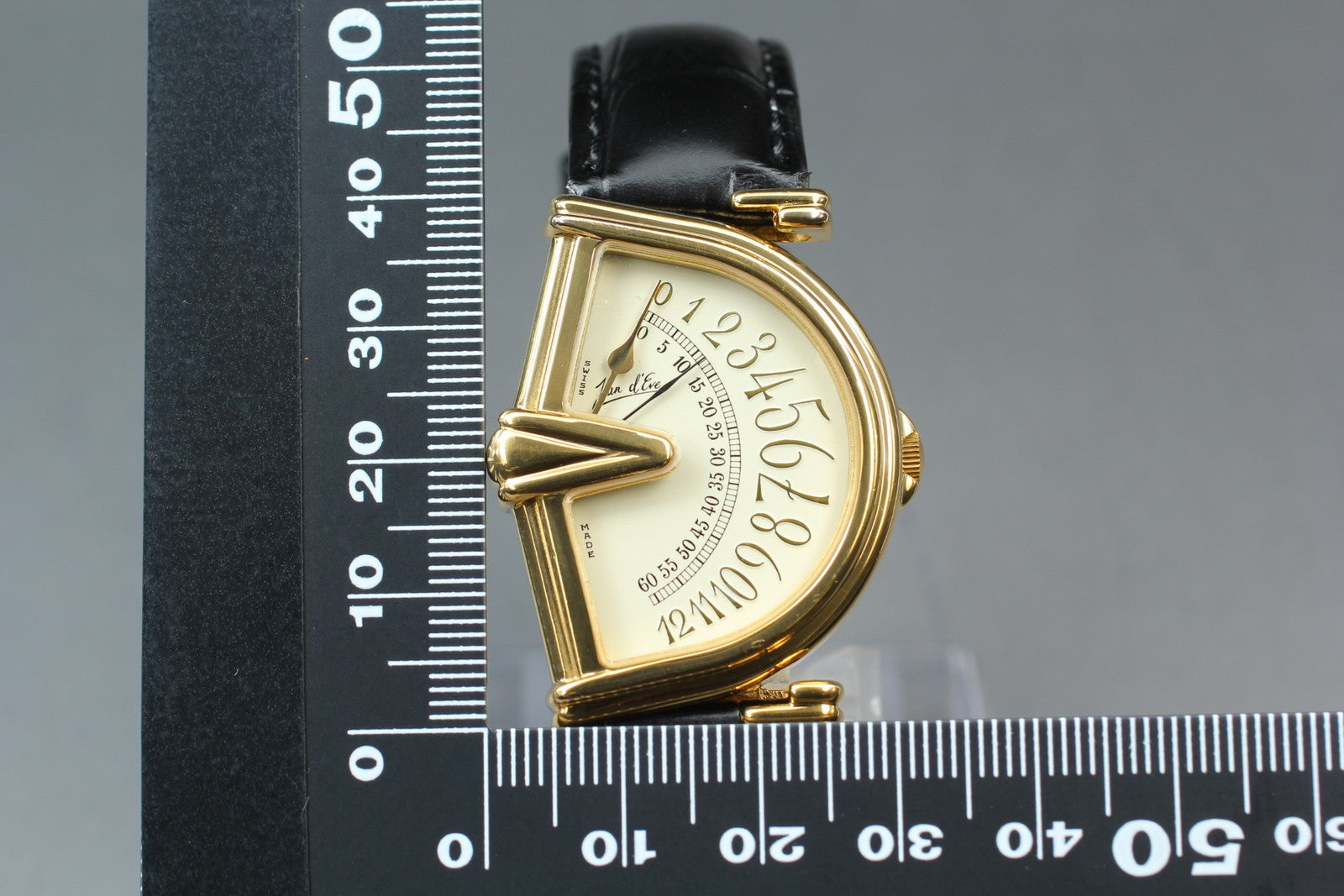 Vintage Jean d'eve Sectora Gold 30mm Black Unisex Quartz Watch JAPAN