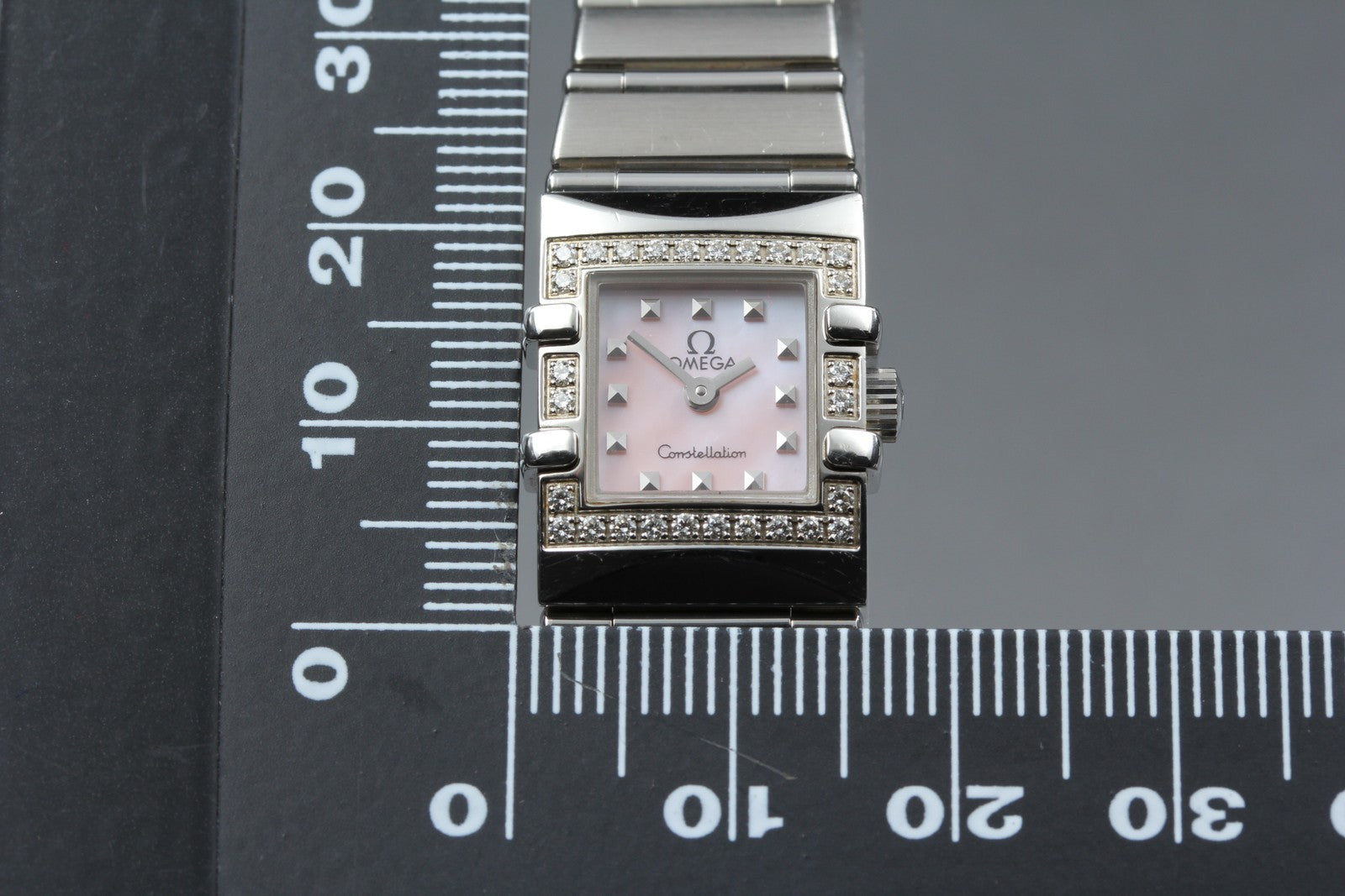 OMEGA Constellation Carre Quadra 1535.73 Cal.1376 Pink 15mm Qz Womens Watch Box