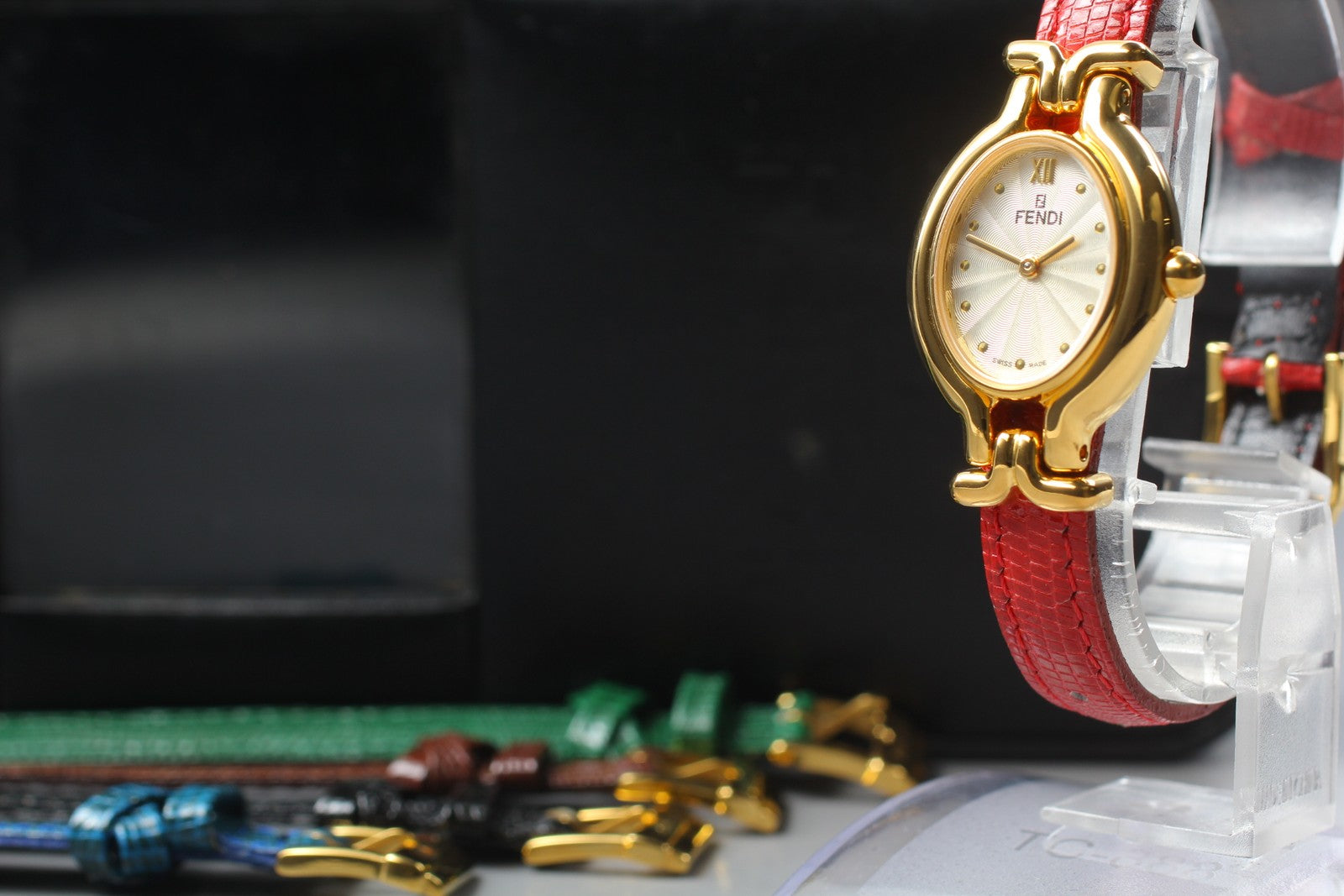 Vintage[Near MINT- Box] FENDI 640L Chameleon 5 Colors Belt Gold Women's Qz Watch