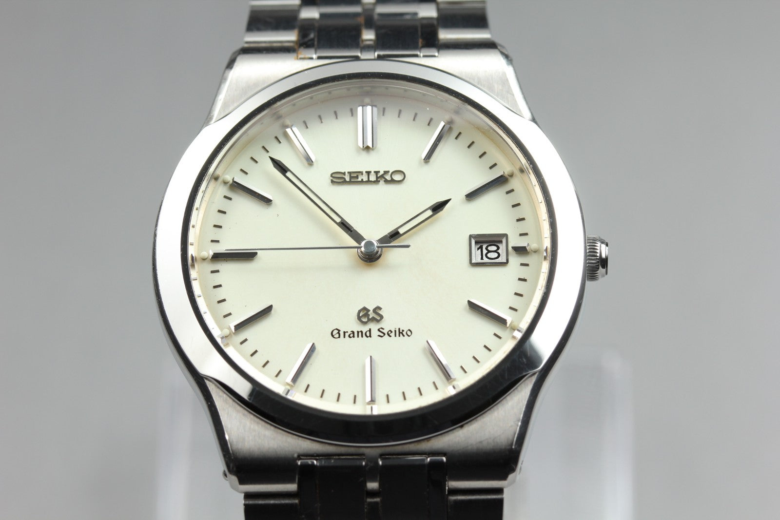Vintage SEIKO Grand Seiko 8N65-9000 Quartz Unisex Silver Watch 36mm From JAPAN
