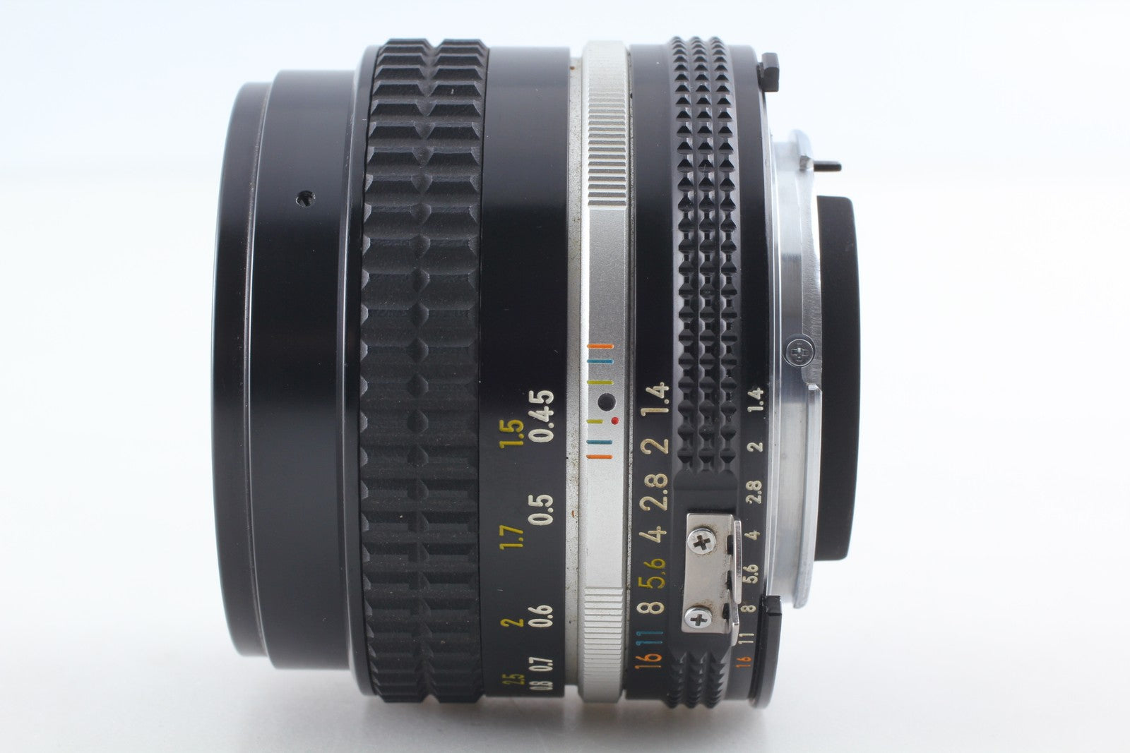 SIC [Near MINT] S/N 579xxxx Nikon Nikkor Ai-s Ais 50mm f1.4 MF Lens for F JAPAN