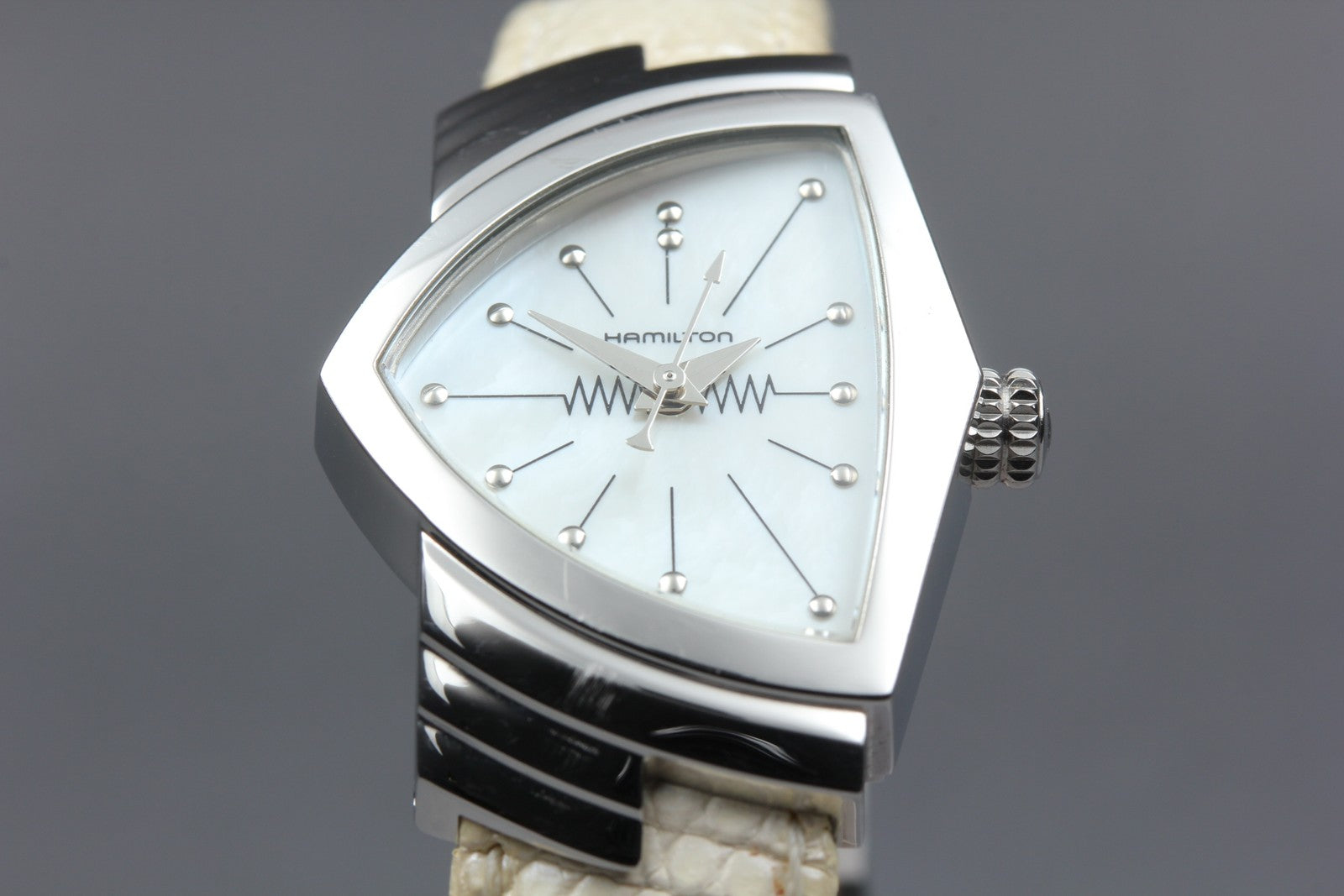 New Batt Hamilton Ventra H242111 Quartz Shell Dial Women's Watch 24mm JAPAN Box