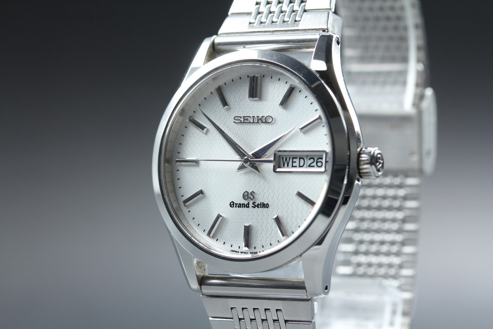 New Batt SEIKO Grand Seiko 9F83-9A00 Silver Quartz Day/Date Men's Watch 36mm JP