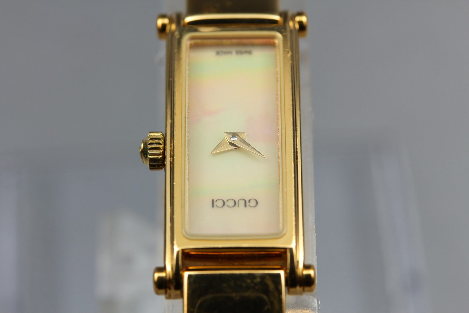 Gucci 1500 Gold Shell Dial 12mm Bangle Women's Quartz Watch Vintage [Box]